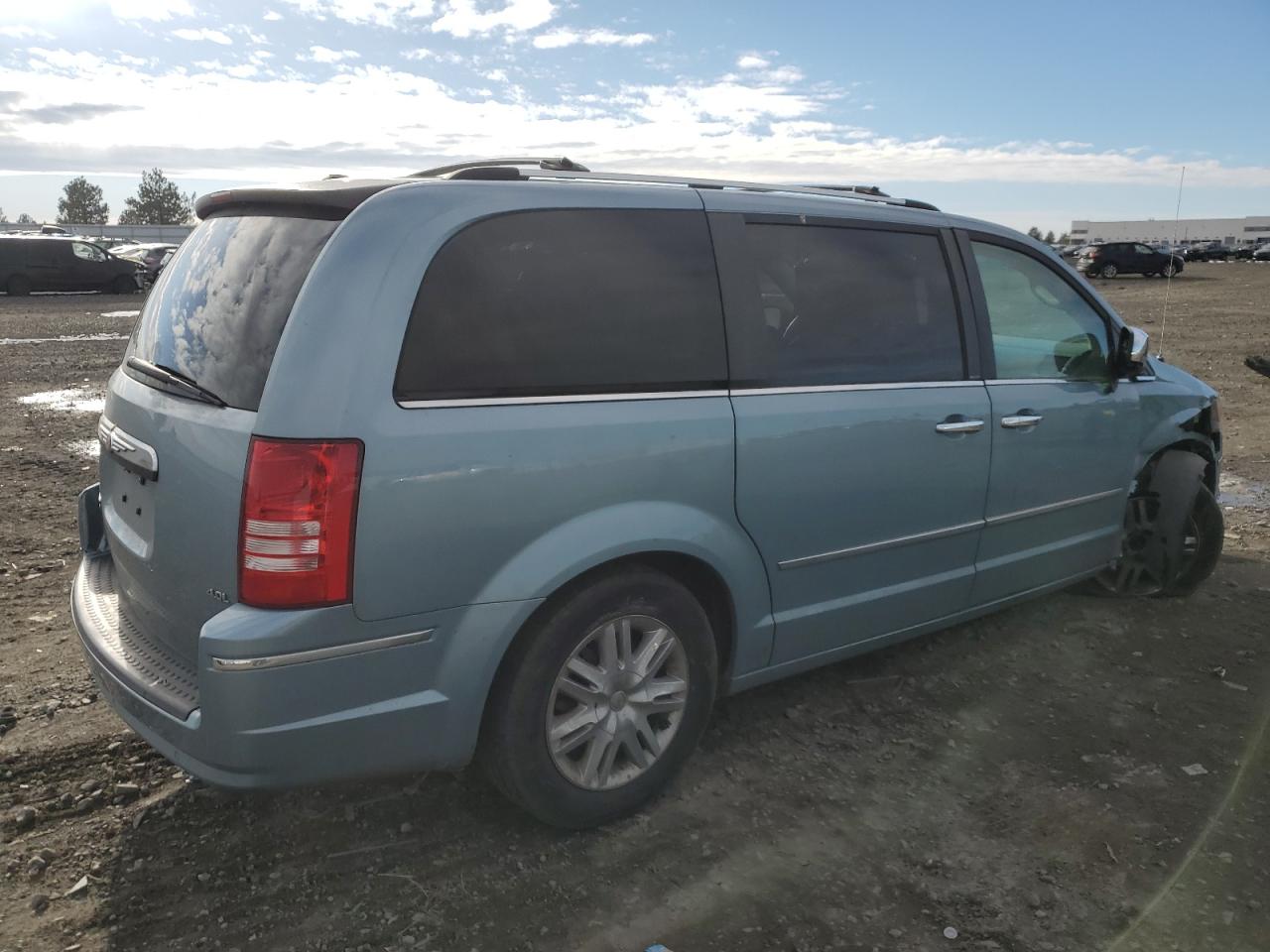 2008 Chrysler Town & Country - Image 3