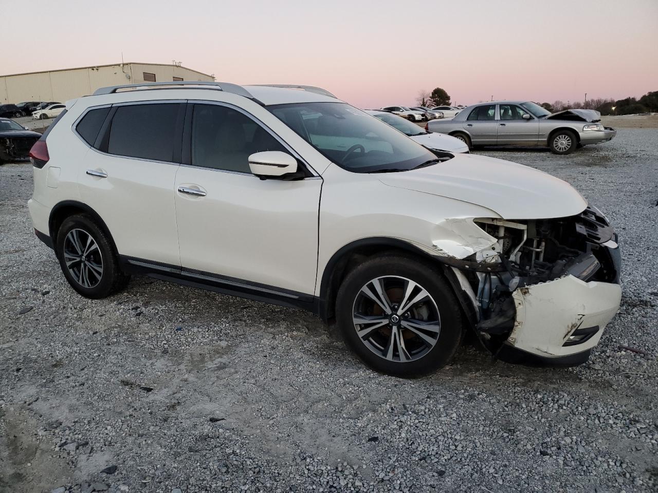 2018 Nissan Rogue - Image 4
