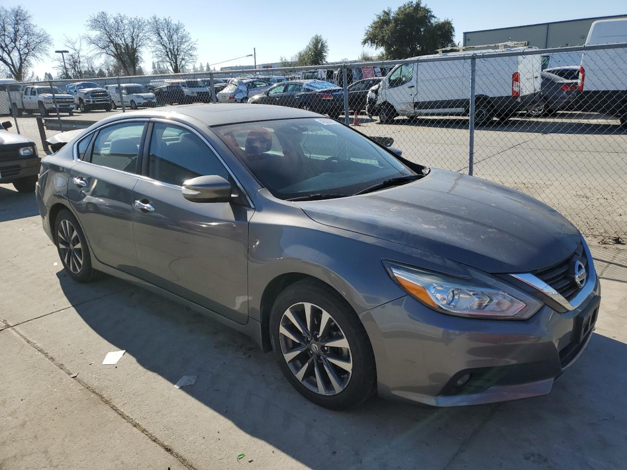 2016 Nissan Altima - Image 4