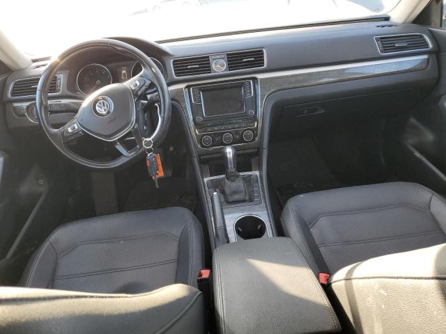  VOLKSWAGEN PASSAT 2016 Серый