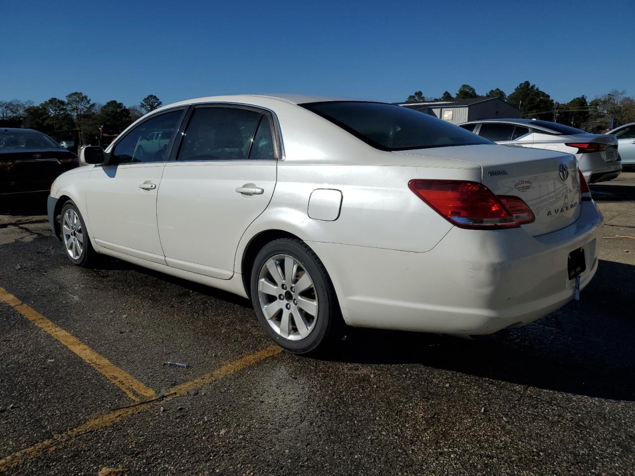 2007 Toyota Avalon - Image 2