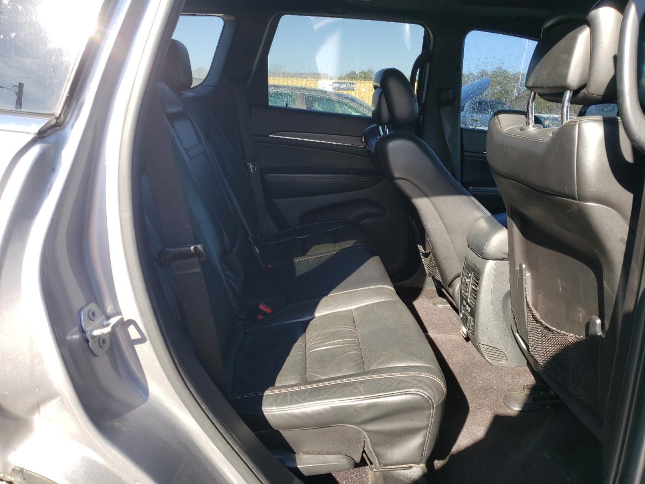 2016 Jeep Grand Cherokee - Image 11