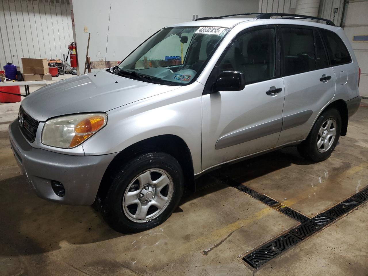 2005 Toyota RAV 4 - Image 1