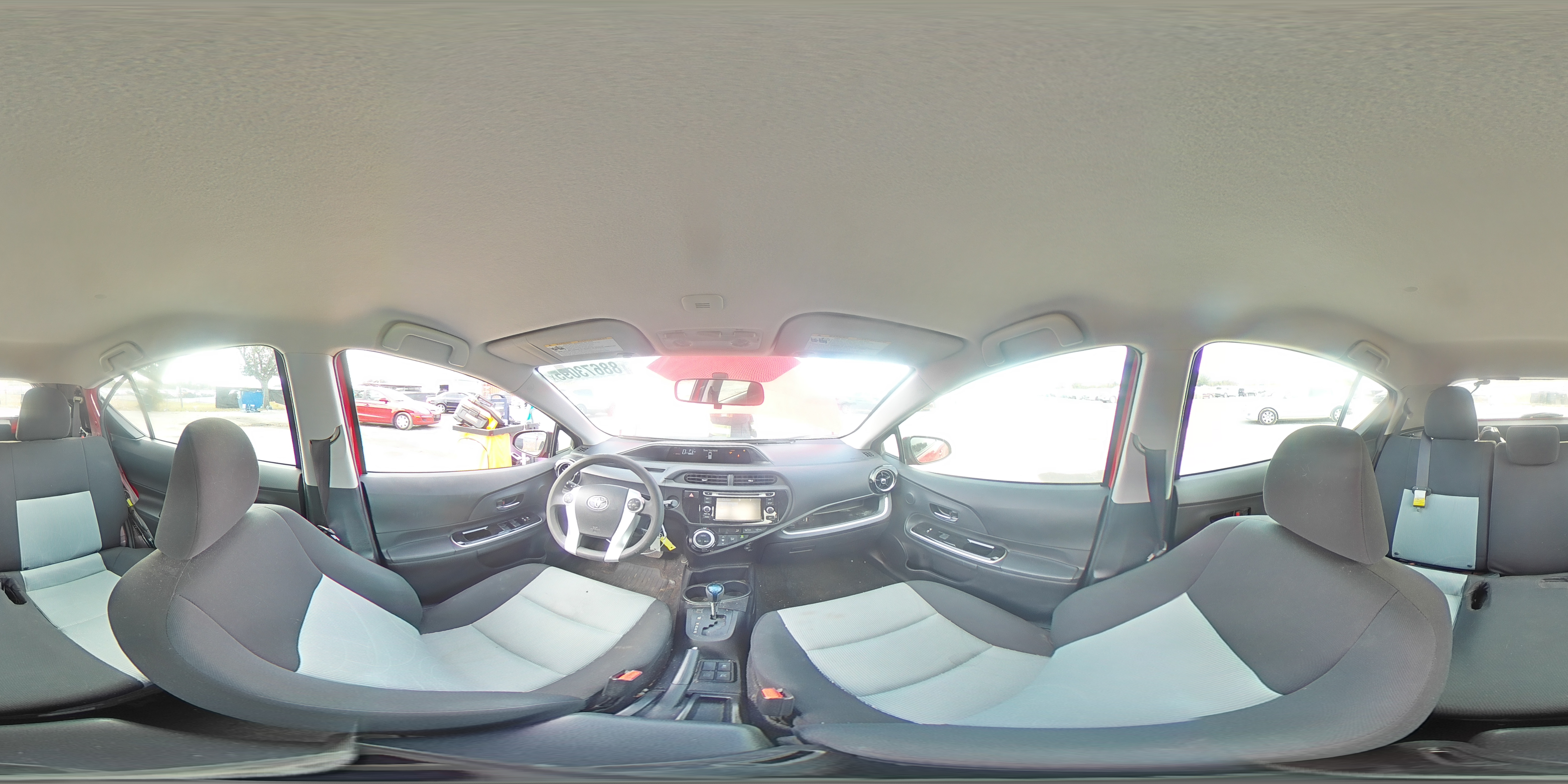 2016 Toyota Prius - Image 13
