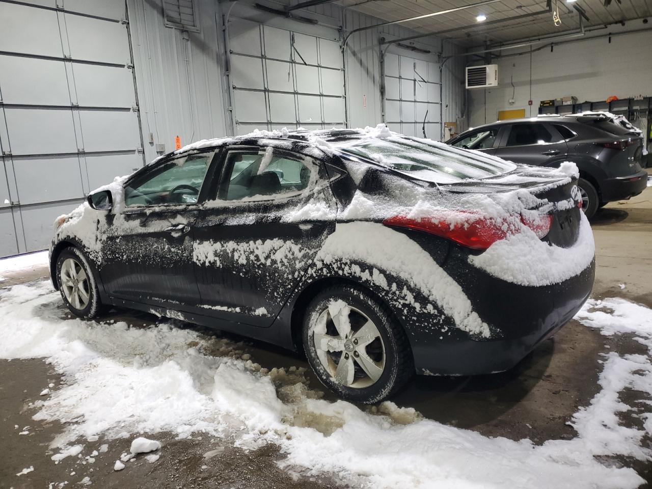 2012 Hyundai Elantra - Image 2