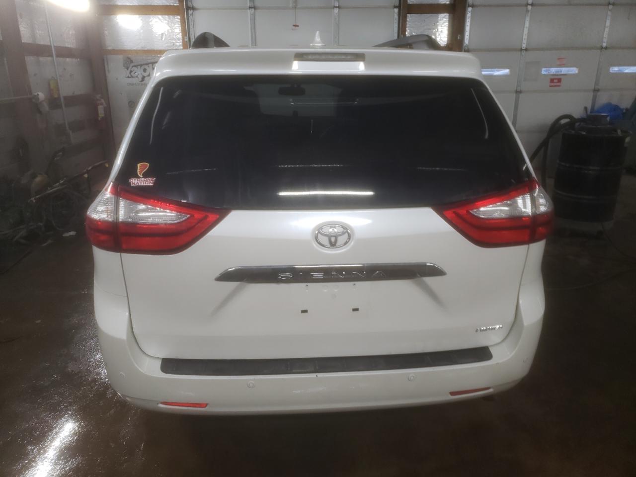 2015 Toyota Sienna - Image 6