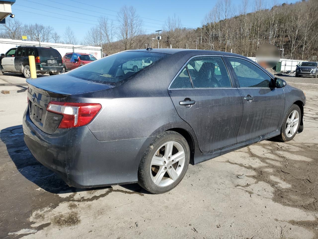 2014 Toyota Camry - Image 3