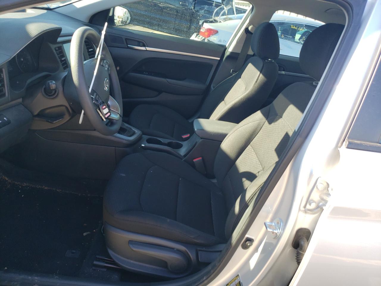 2019 Hyundai Elantra - Image 7