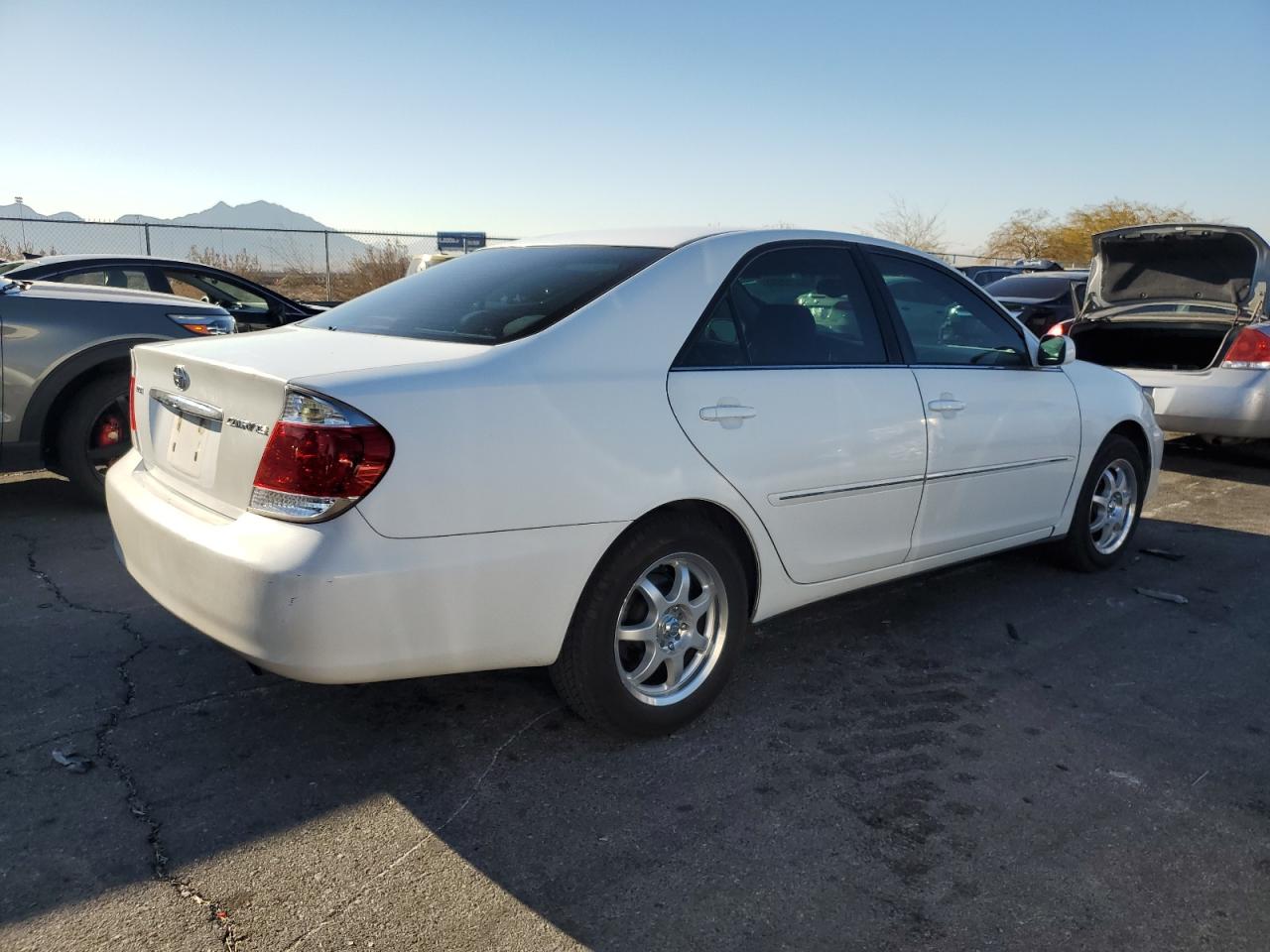 2005 Toyota Camry - Image 3
