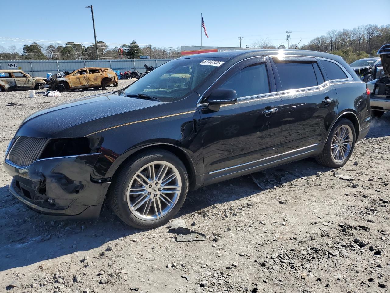 2015 Lincoln MKT - Image 1