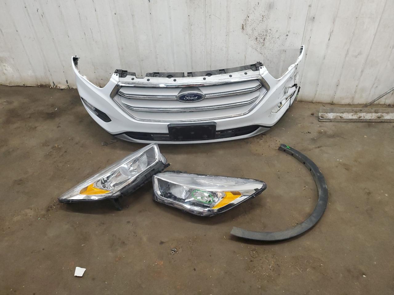 2019 Ford Escape - Image 13