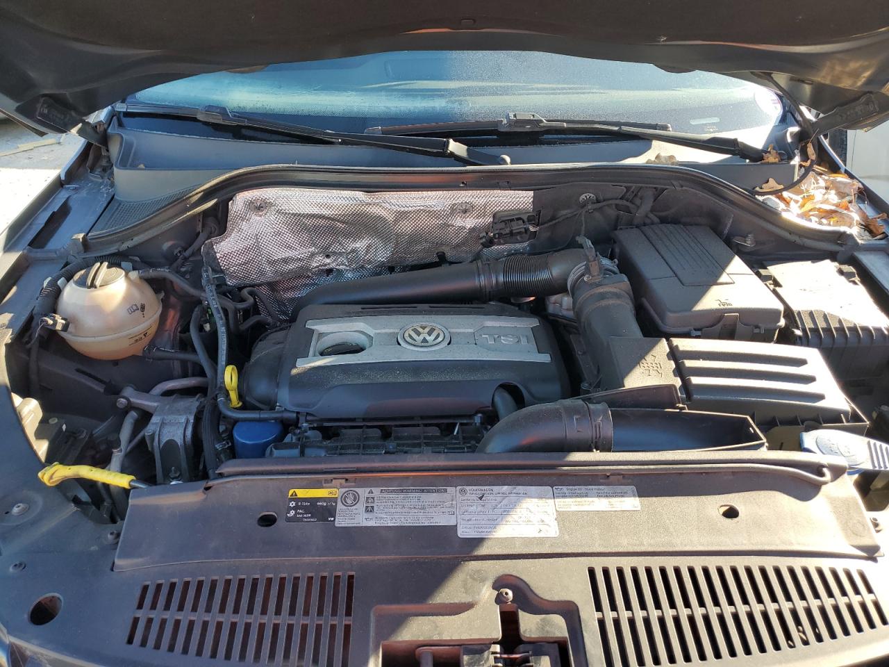 2015 Volkswagen Tiguan - Image 12