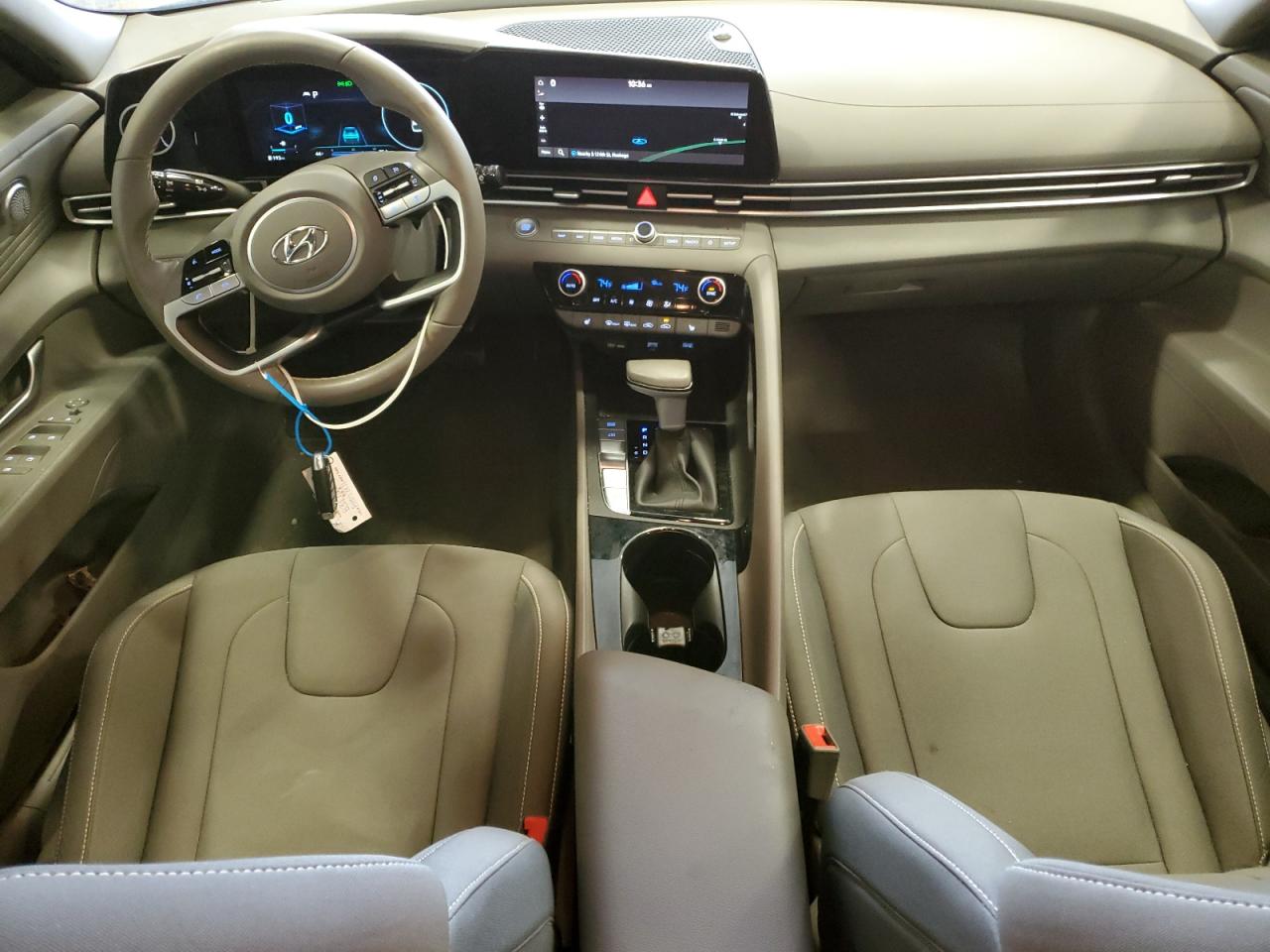 2023 Hyundai Elantra - Image 8