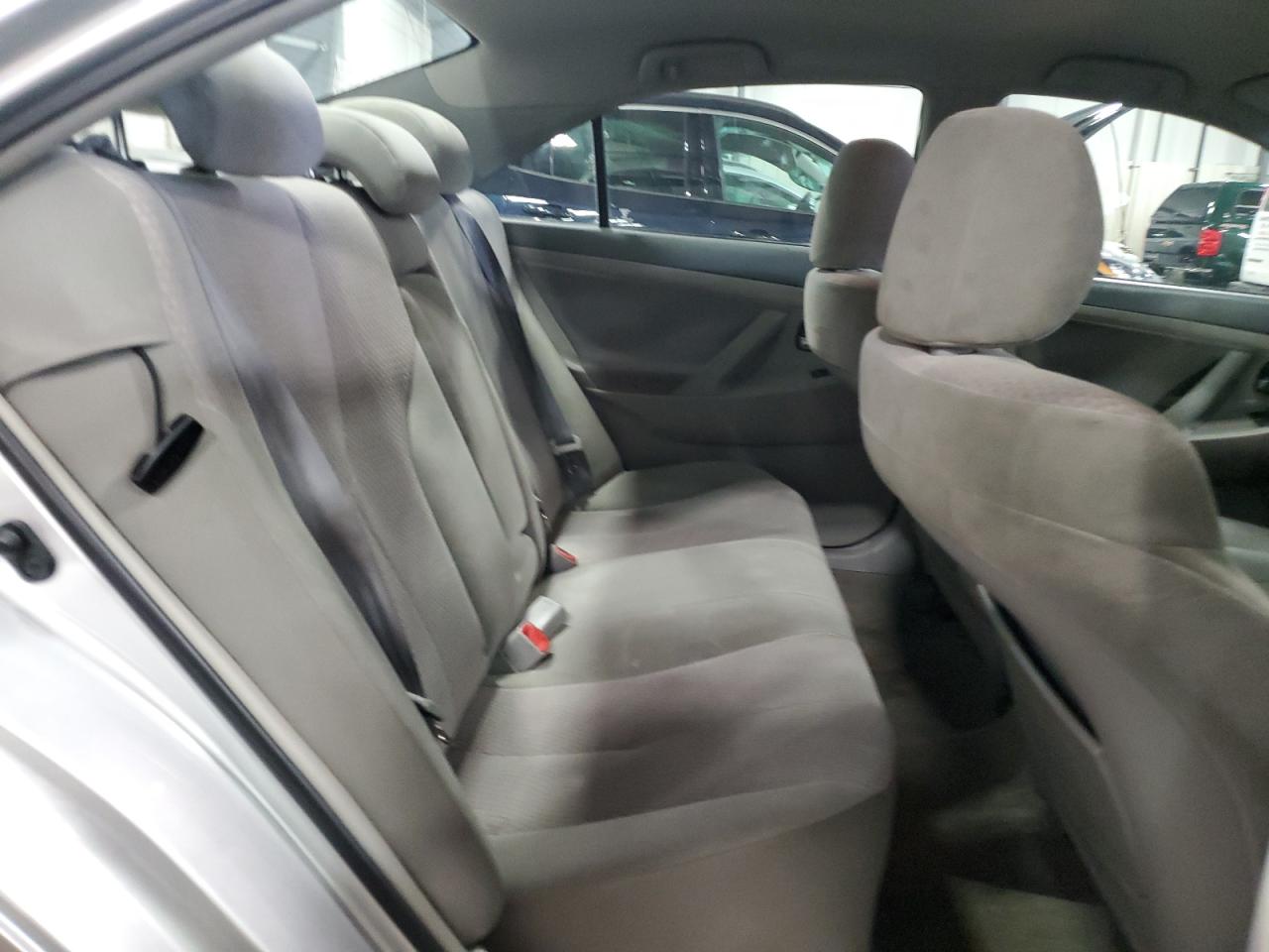 2010 Toyota Camry - Image 10