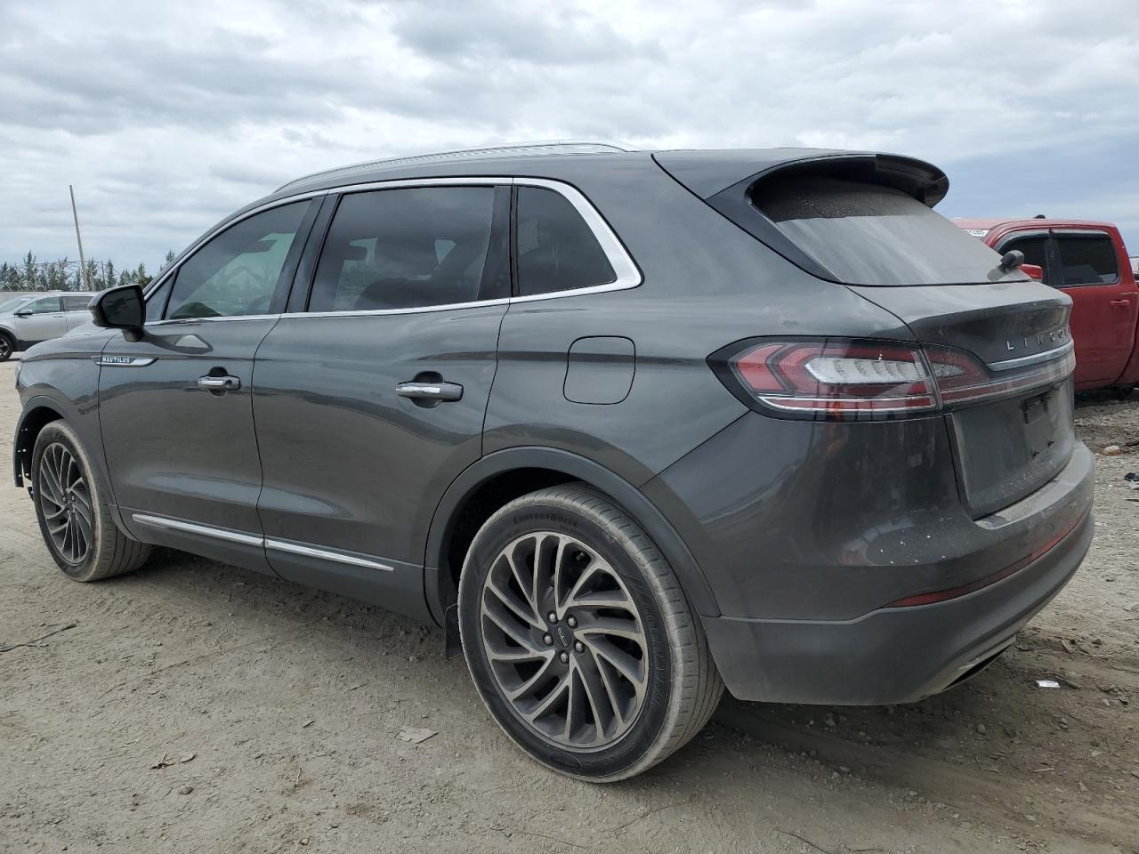 2019 Lincoln Nautilus - Image 2