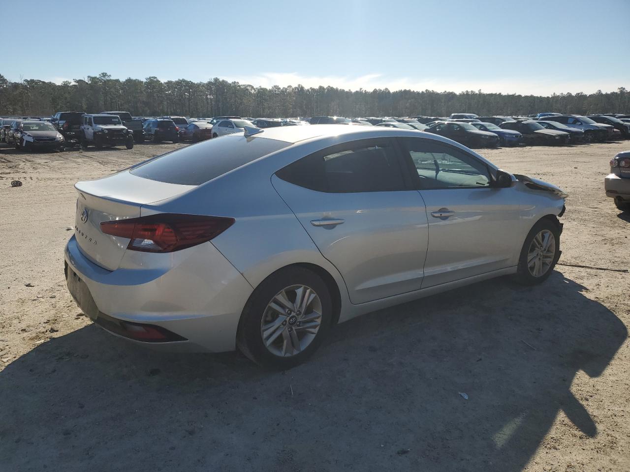 2020 Hyundai Elantra - Image 3