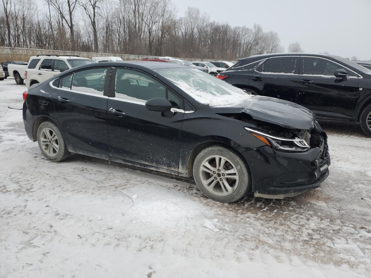 2018 Chevrolet Cruze - Image 4