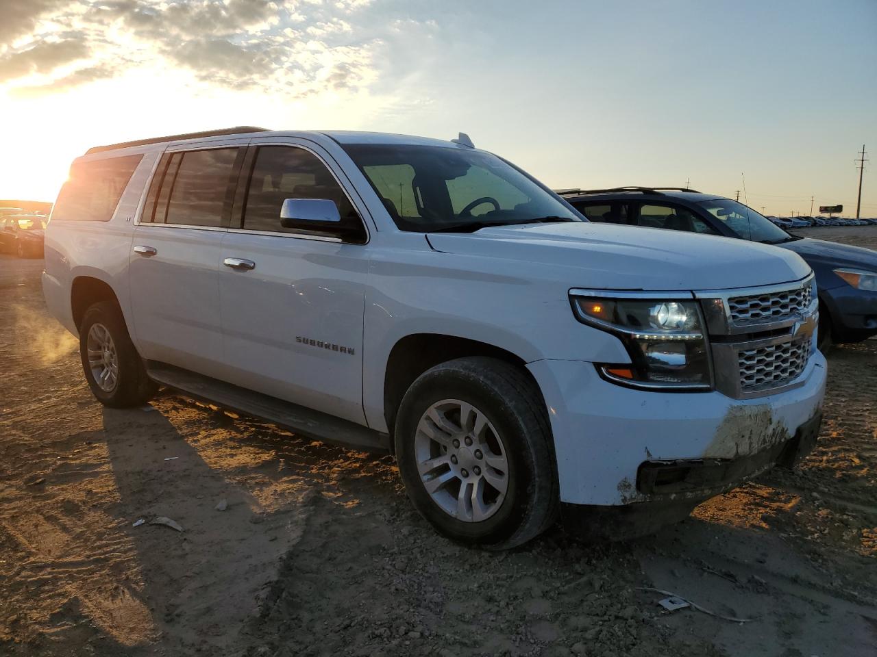 2017 Chevrolet Suburban - Image 4