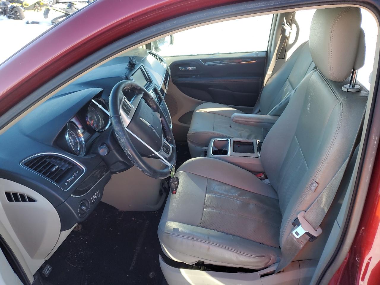 2012 Chrysler Town & Country - Image 7