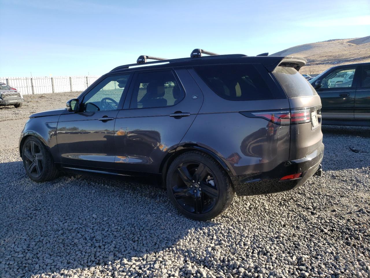 2023 Land Rover Discovery - Image 2
