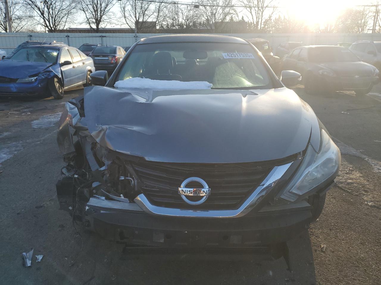 2018 Nissan Altima - Image 5