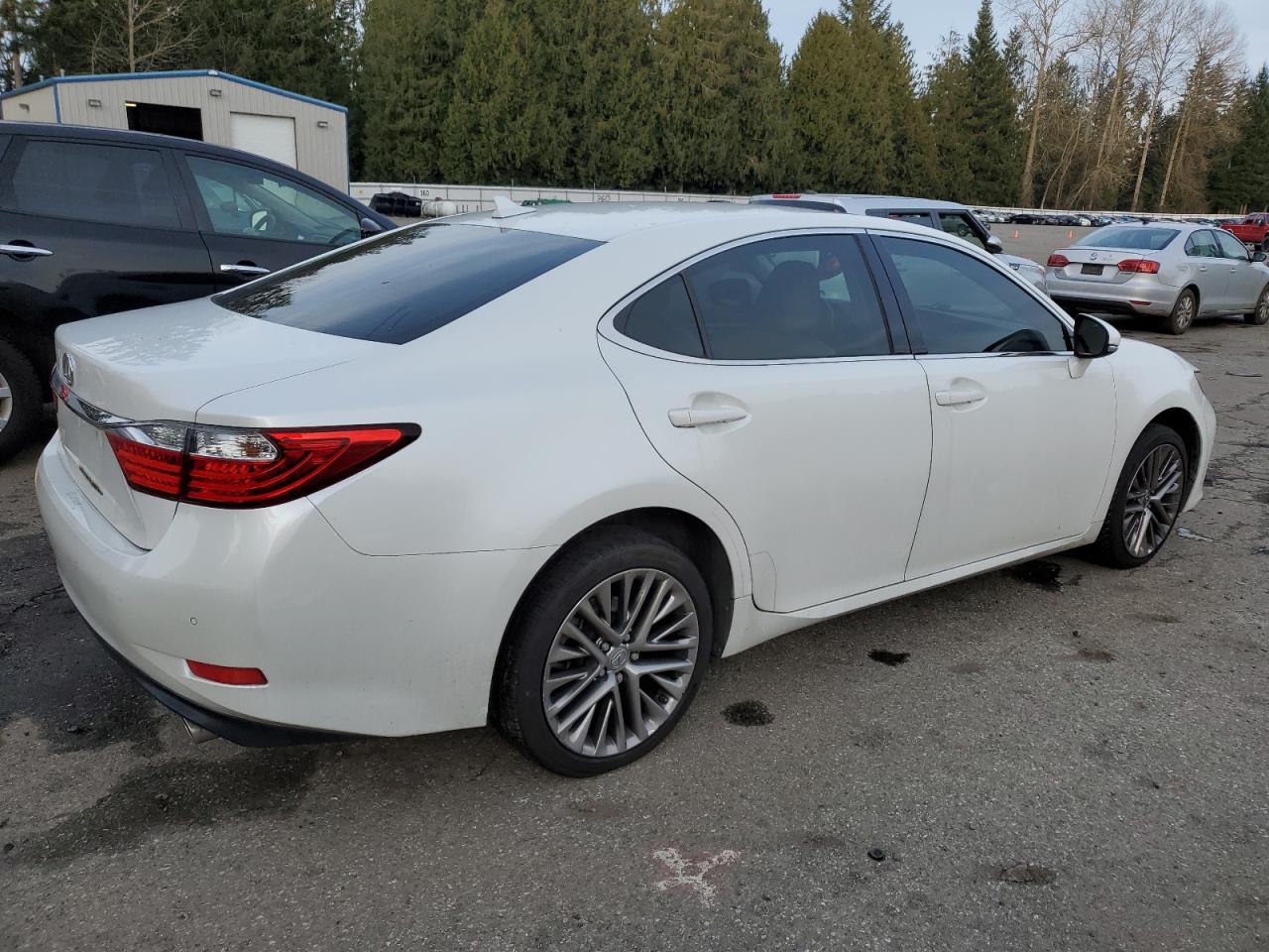 2013 Lexus ES - Image 3