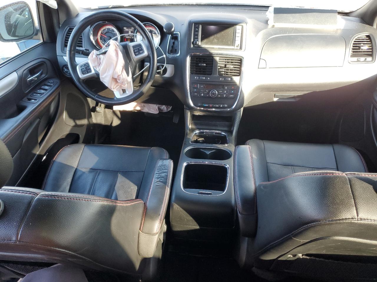 2019 Dodge Caravan - Image 8