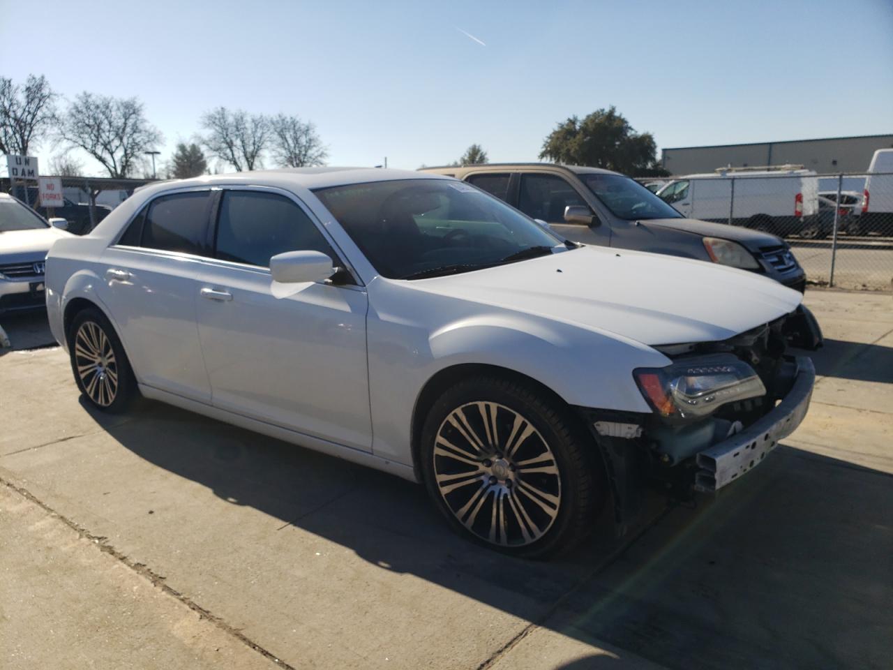 2014 Chrysler 300 - Image 4