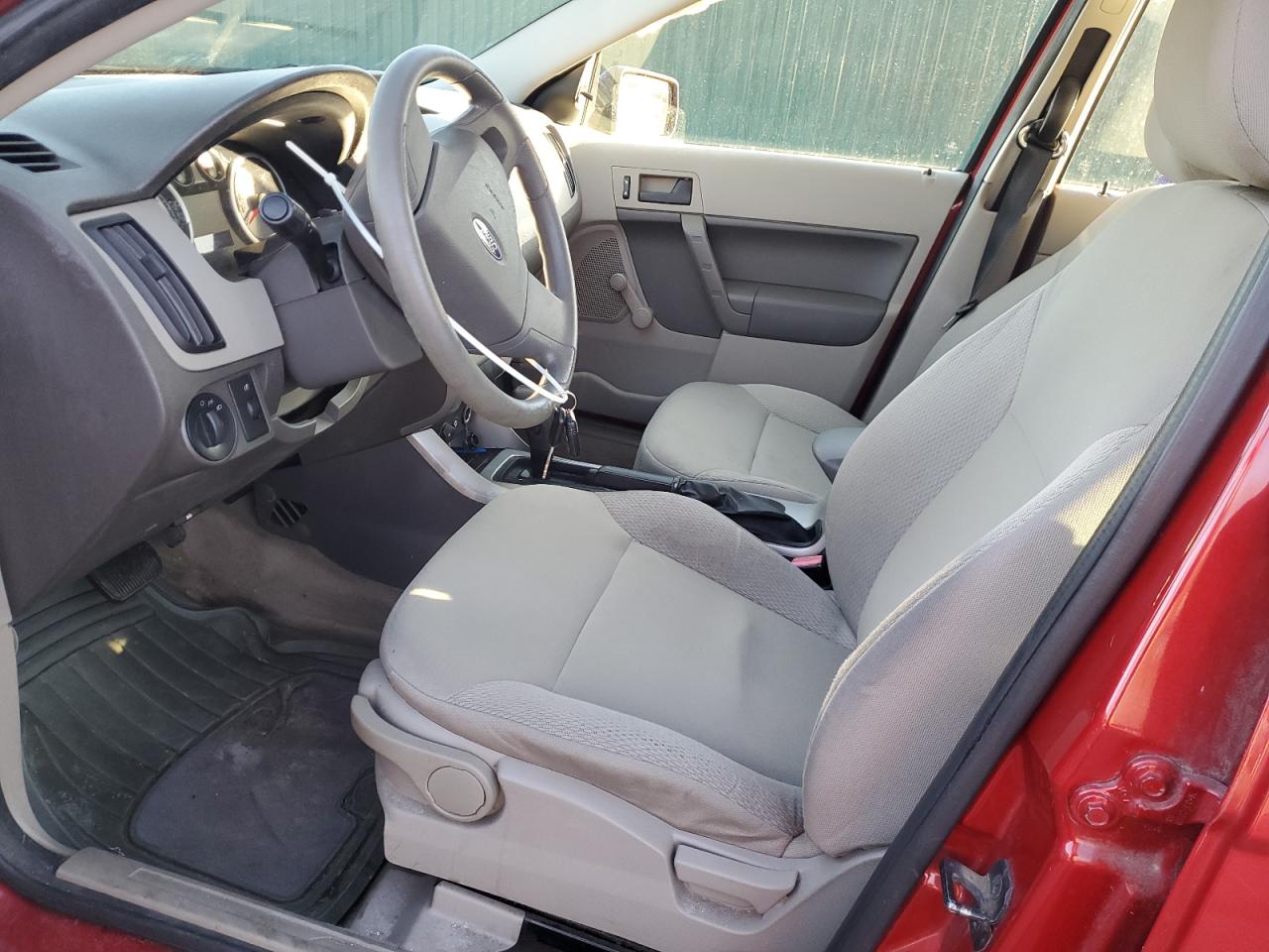 2010 Ford Focus - Image 7