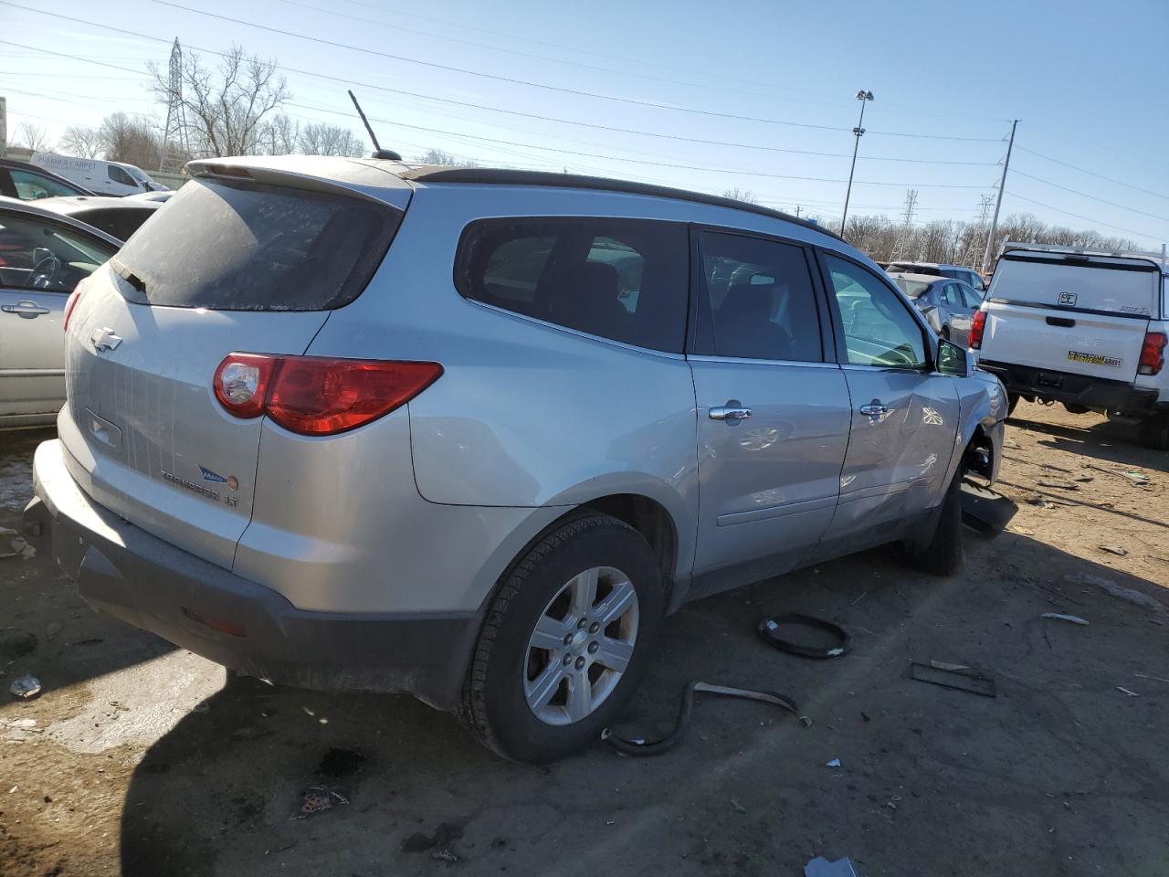 2011 Chevrolet Traverse - Image 3
