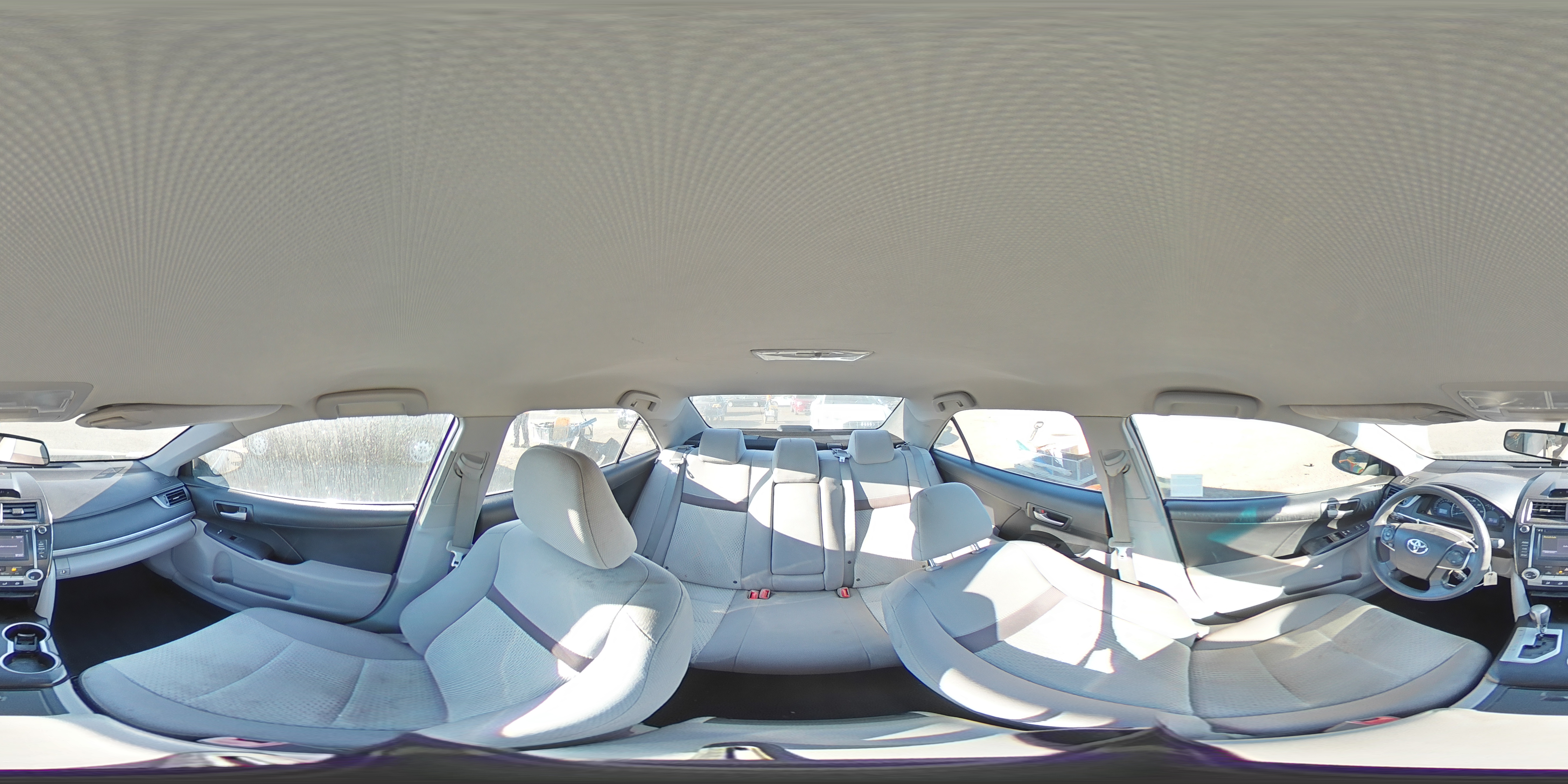 2014 Toyota Camry - Image 12