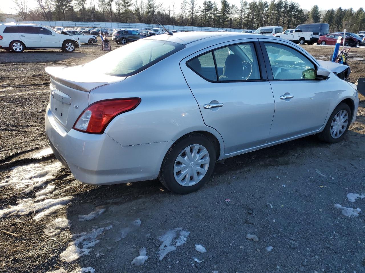 2019 Nissan Versa - Image 3