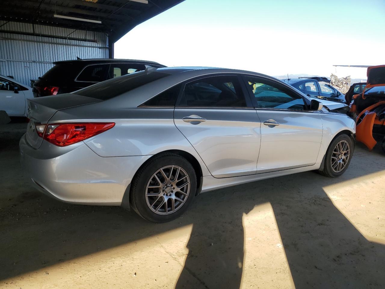 2013 Hyundai Sonata - Image 3