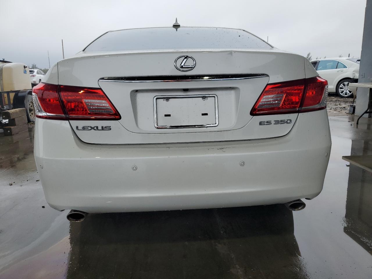 2010 Lexus ES - Image 6