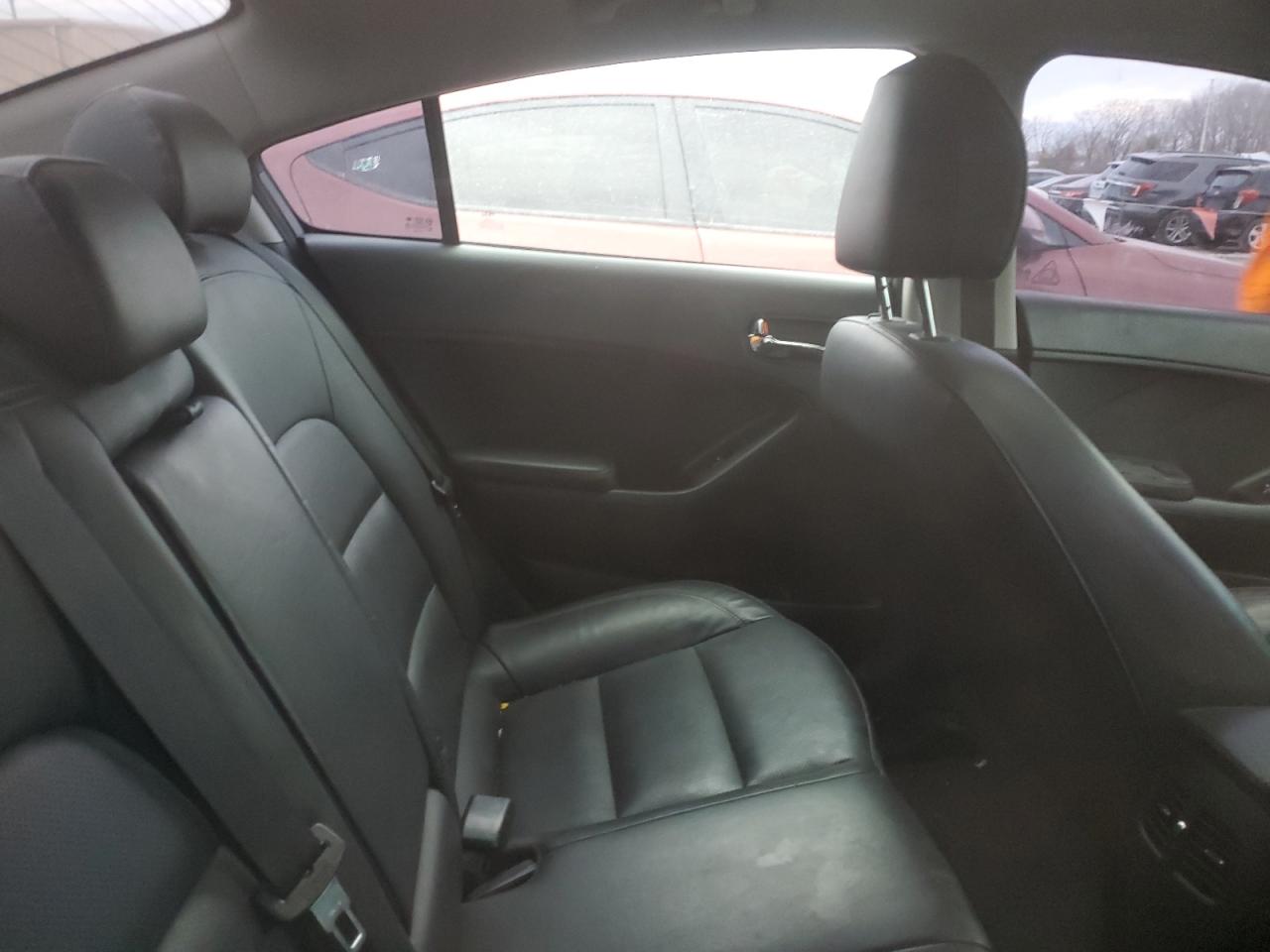 2015 Kia Forte - Image 10