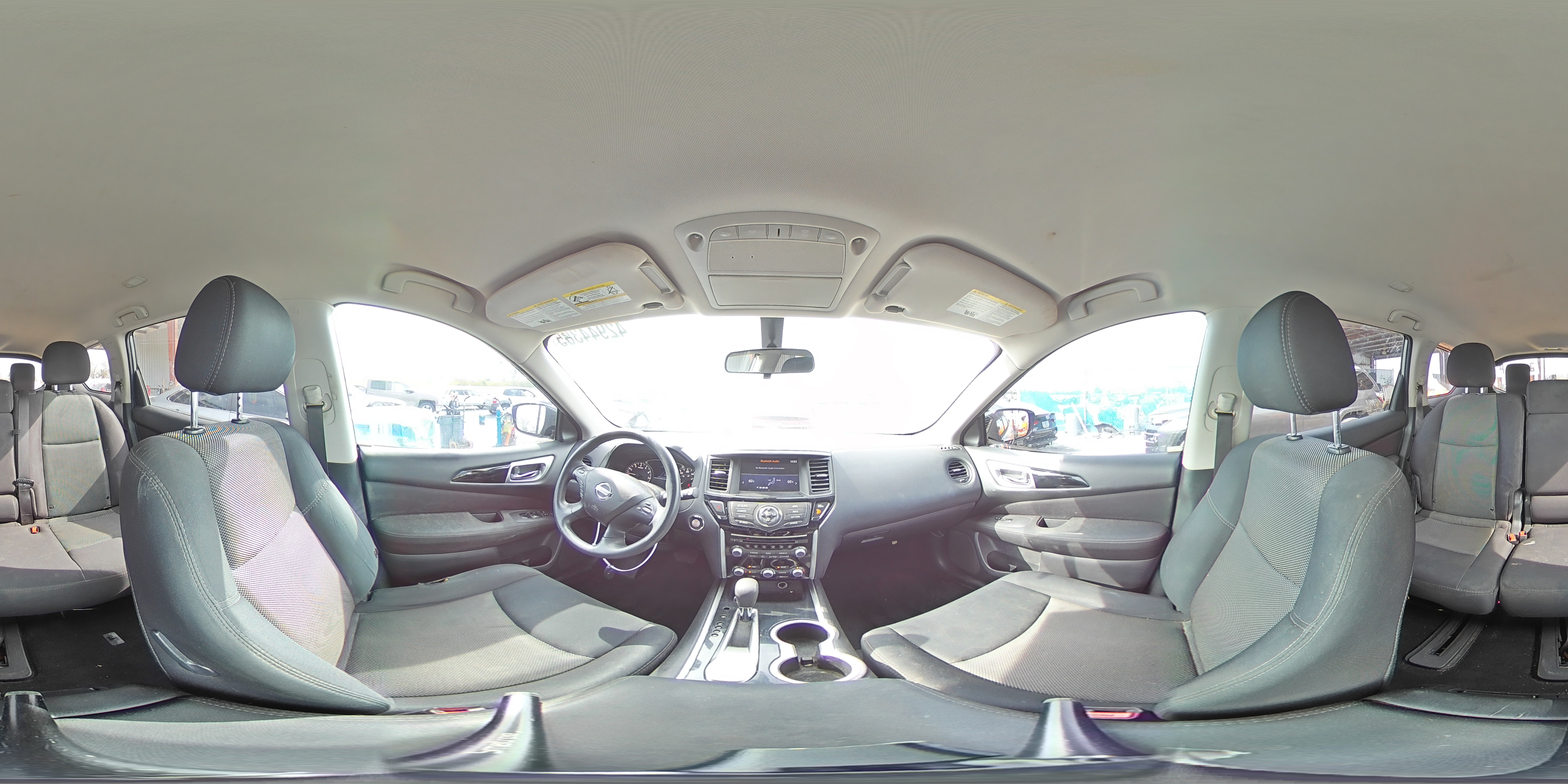 2017 Nissan Pathfinder - Image 16