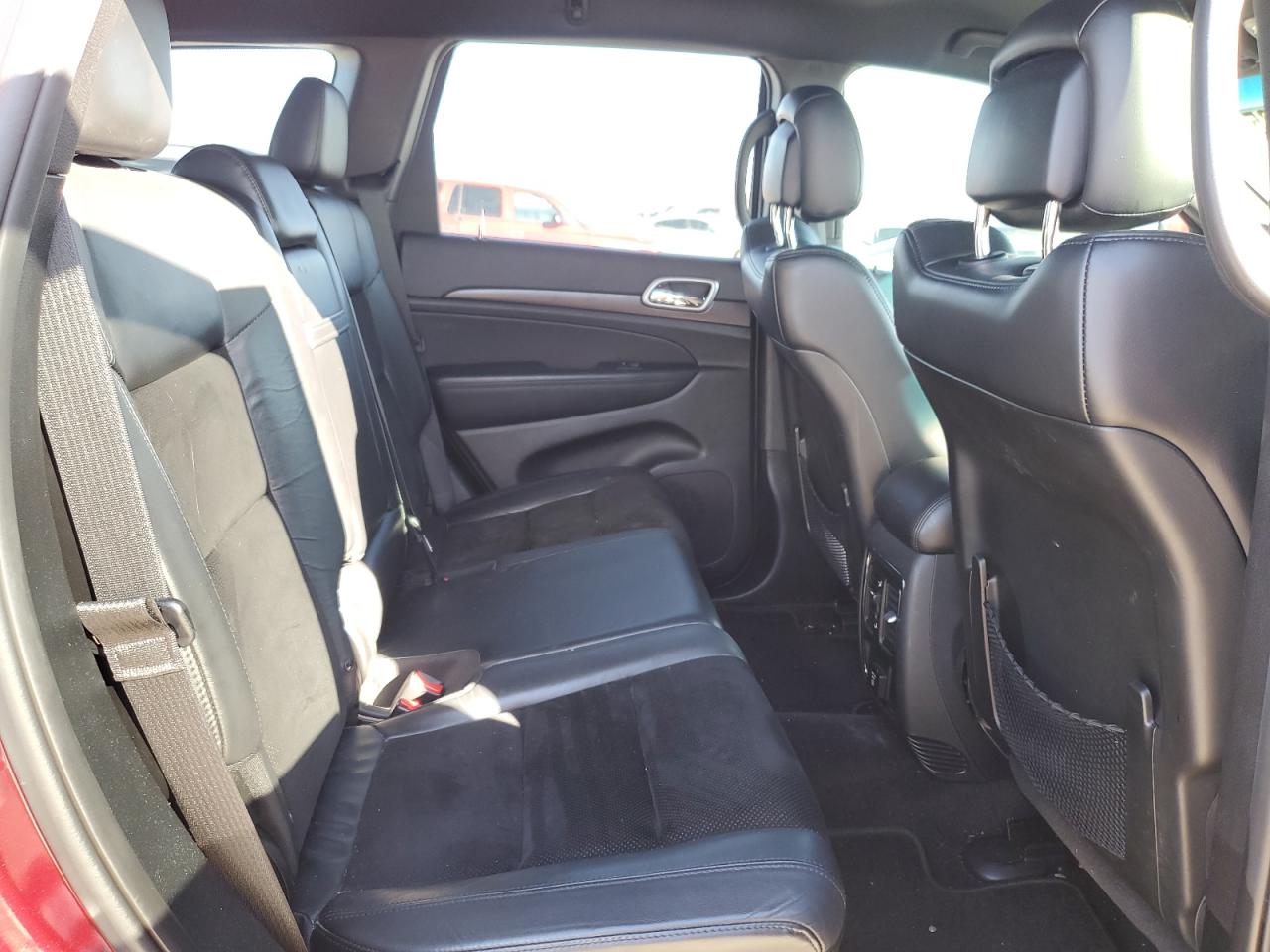 2017 Jeep Grand Cherokee - Image 11