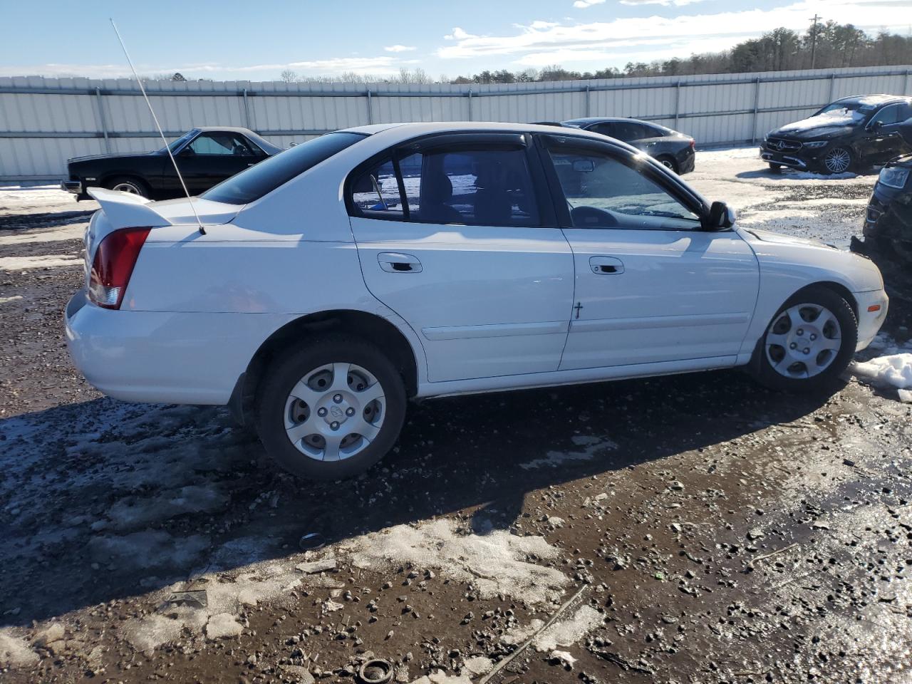 2002 Hyundai Elantra - Image 3