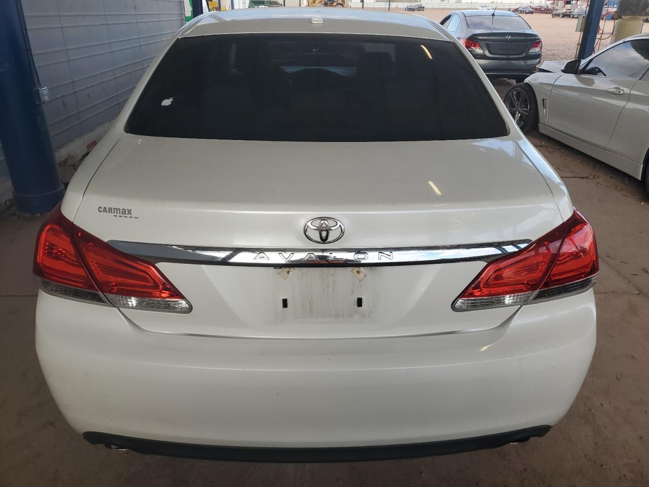 2012 Toyota Avalon - Image 6