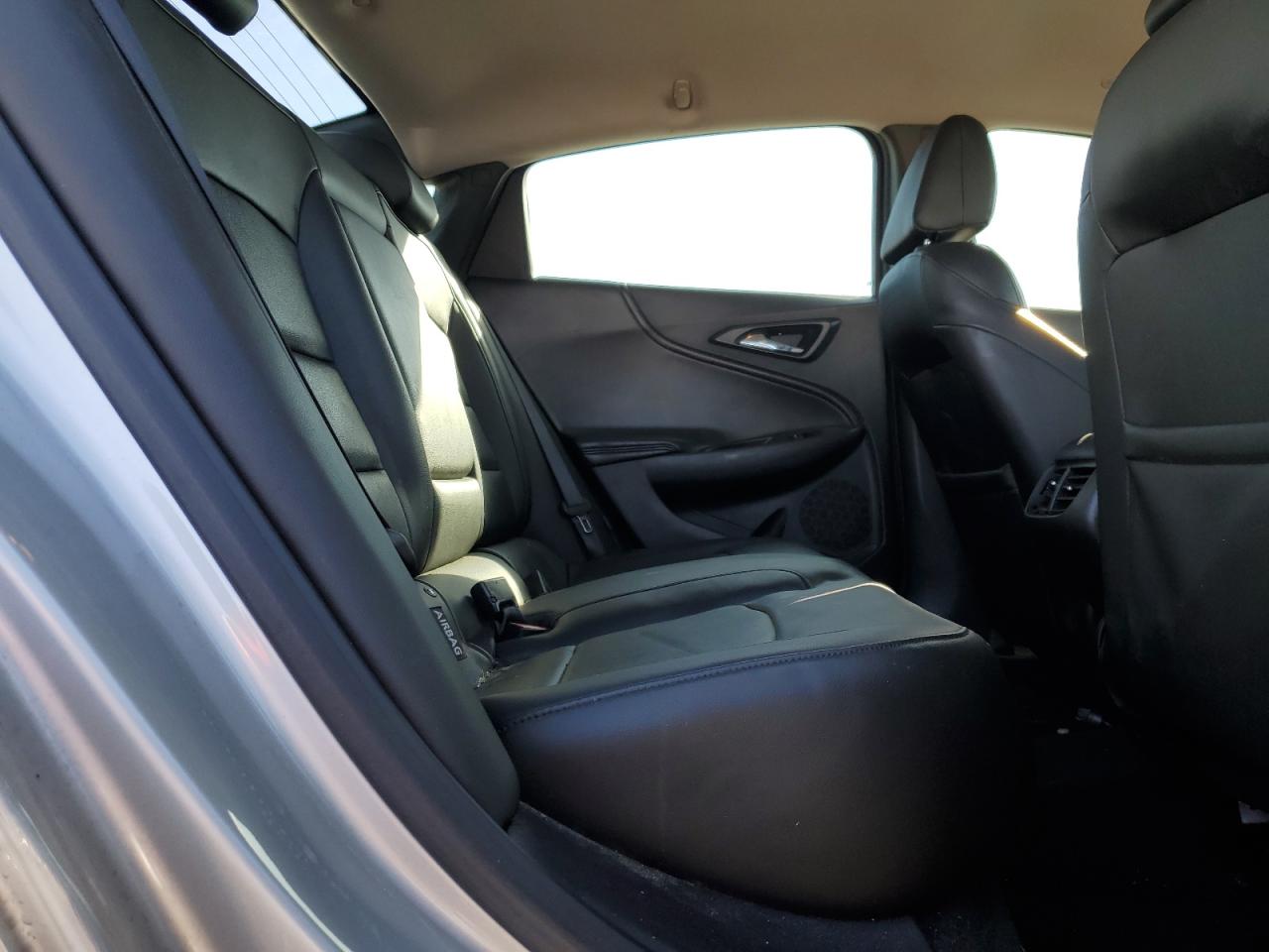 2016 Chevrolet Malibu - Image 10