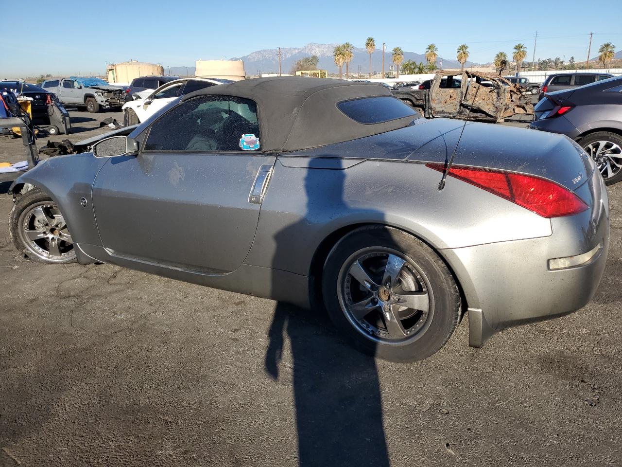 2004 Nissan 350Z - Image 2