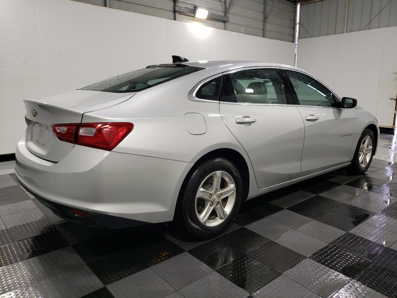 2020 Chevrolet Malibu - Image 3