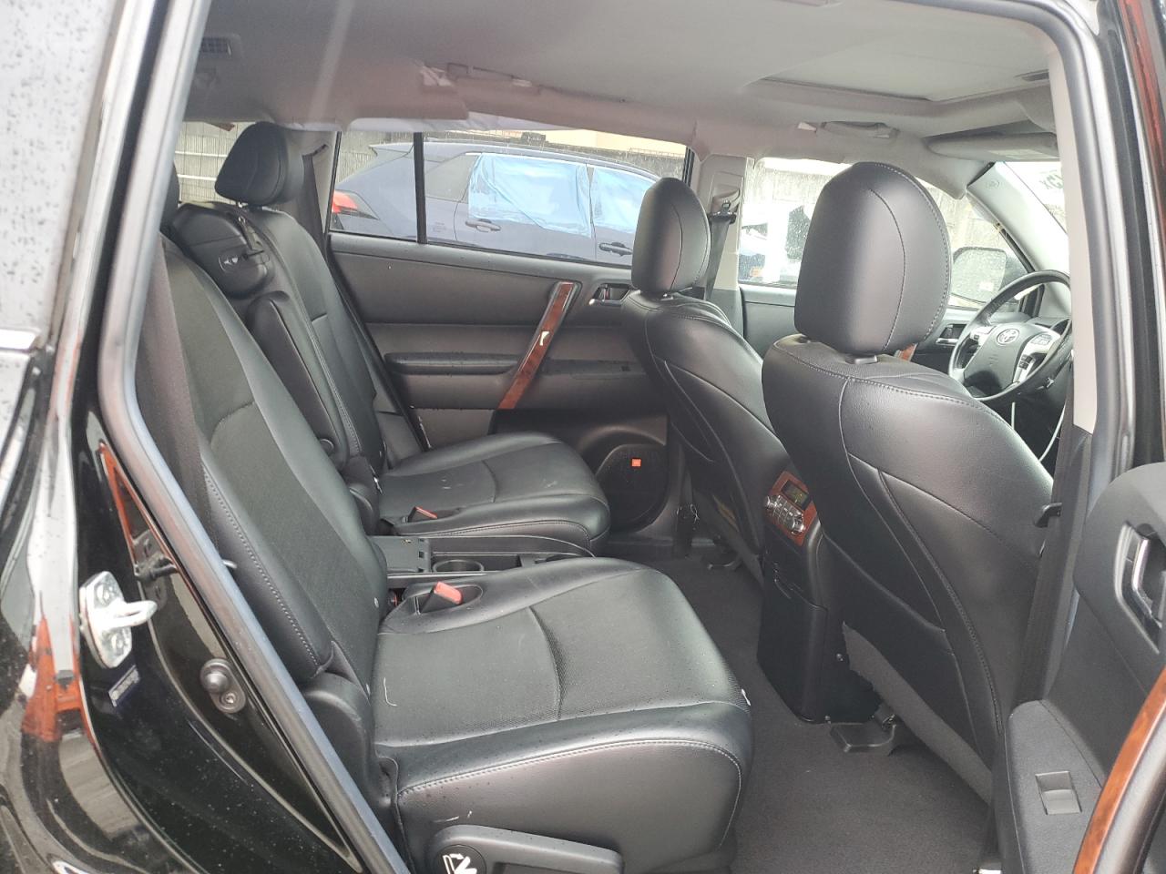 2013 Toyota Highlander - Image 12