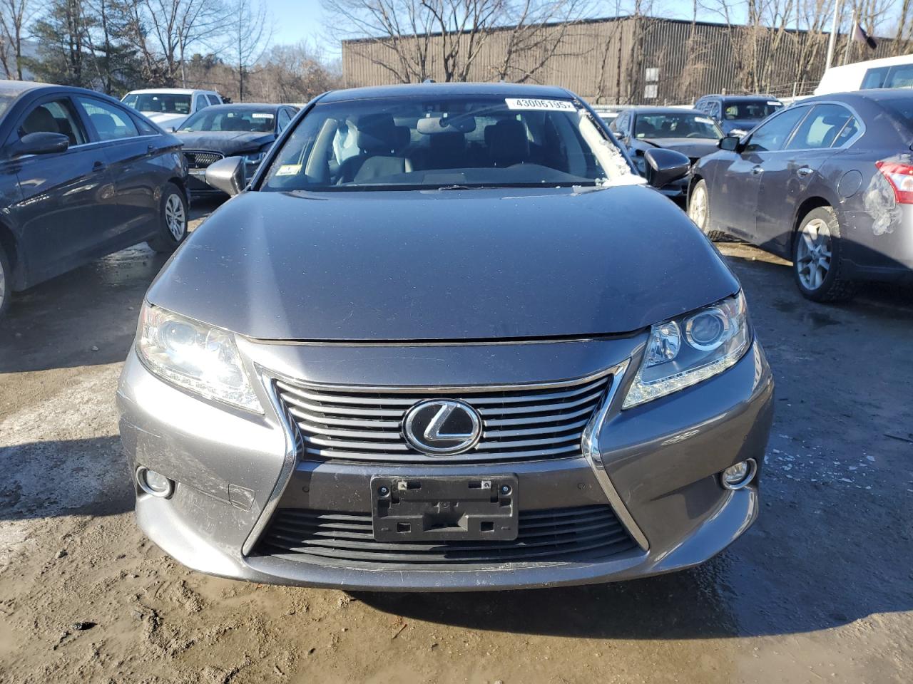 2015 Lexus ES - Image 5