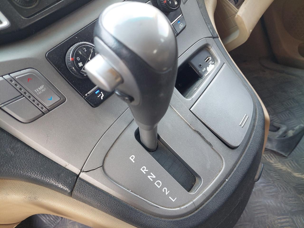 KMJWA37R5GU774027 - 2016 Hyundai H1 - #42477905
