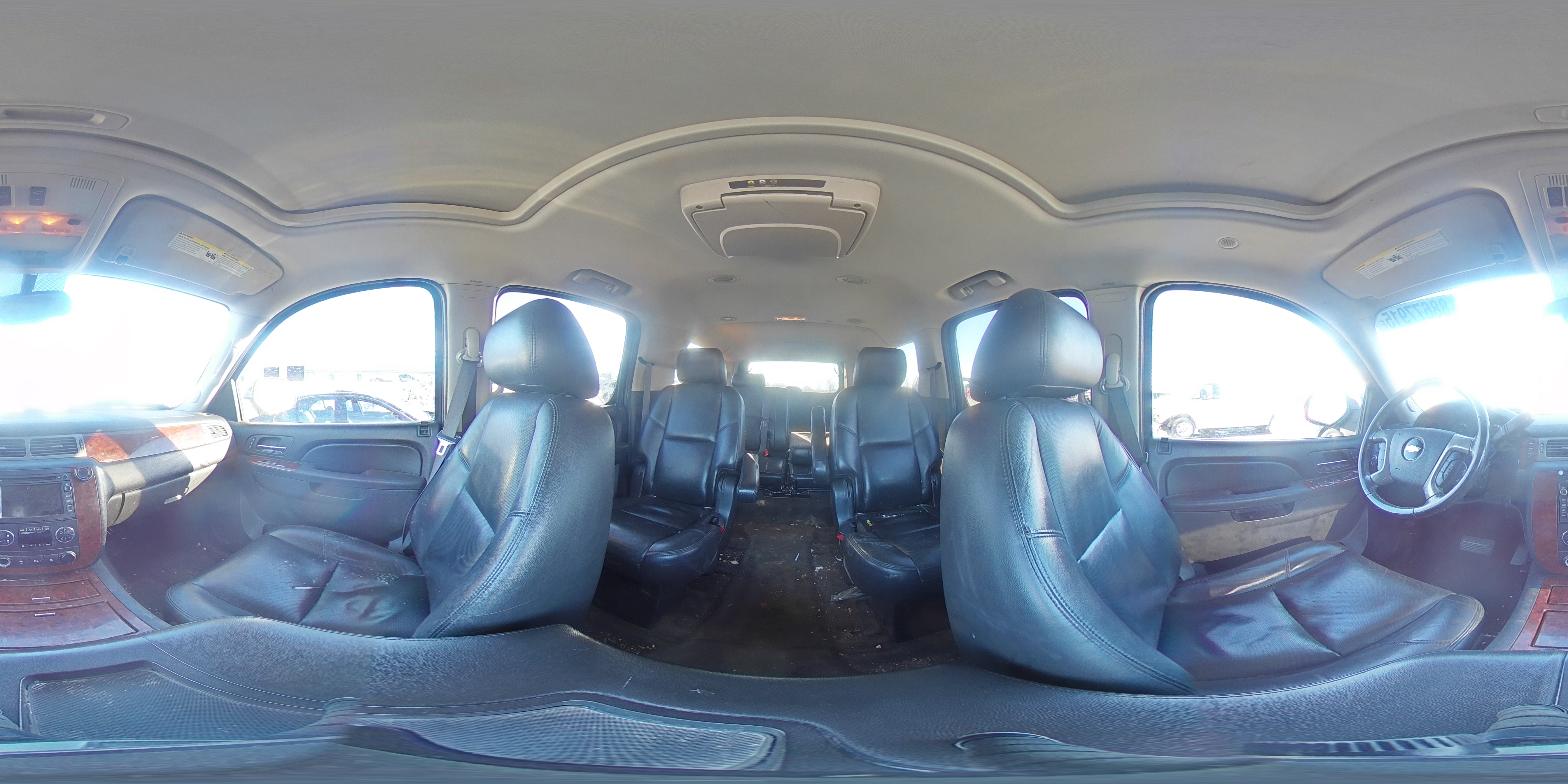 2011 Chevrolet Suburban - Image 13