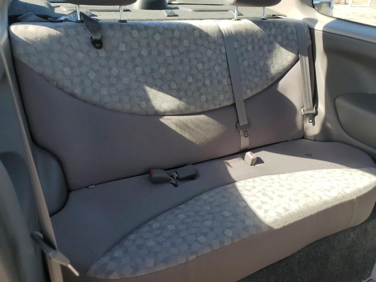 2001 Toyota Echo - Image 10