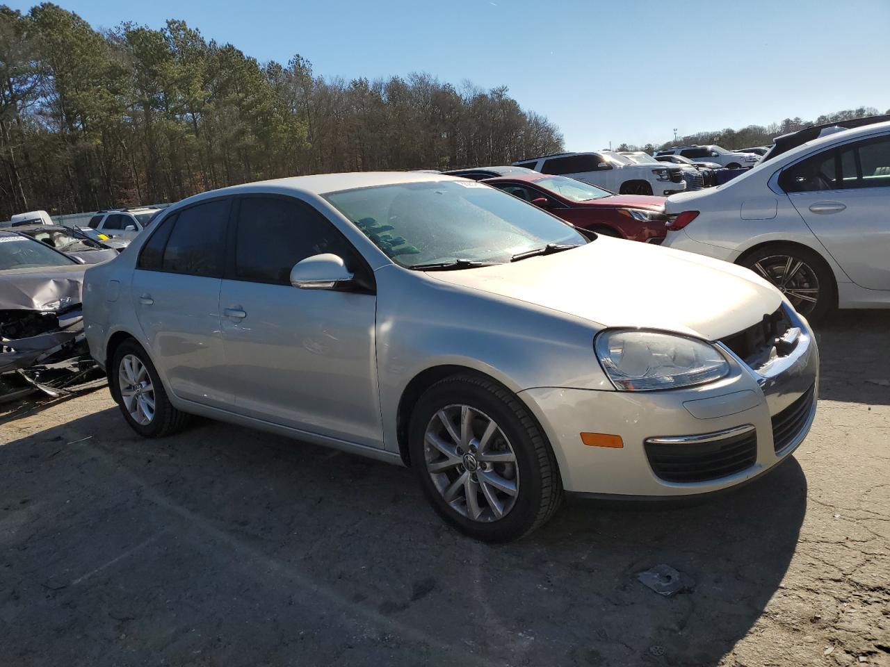 2010 Volkswagen Jetta - Image 4