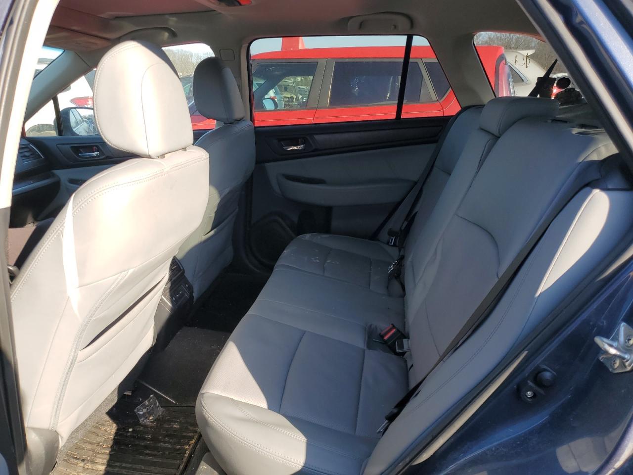 2018 Subaru Outback - Image 10