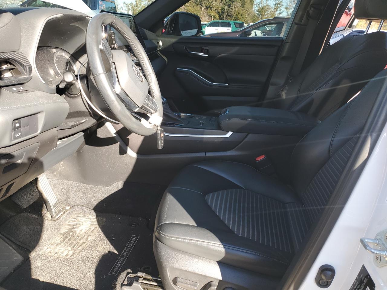 2021 Toyota Highlander - Image 7